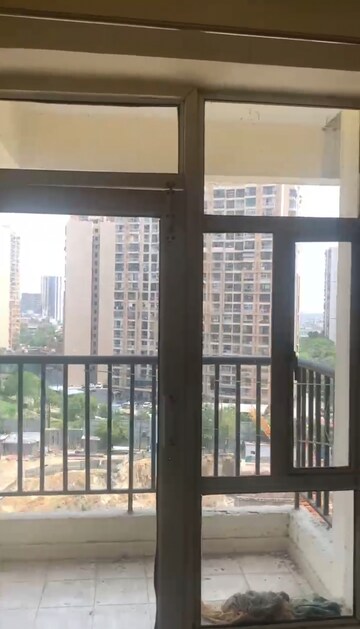 2 BHK Apartment For Rent in Gaurs Global Village, Sain Vihar