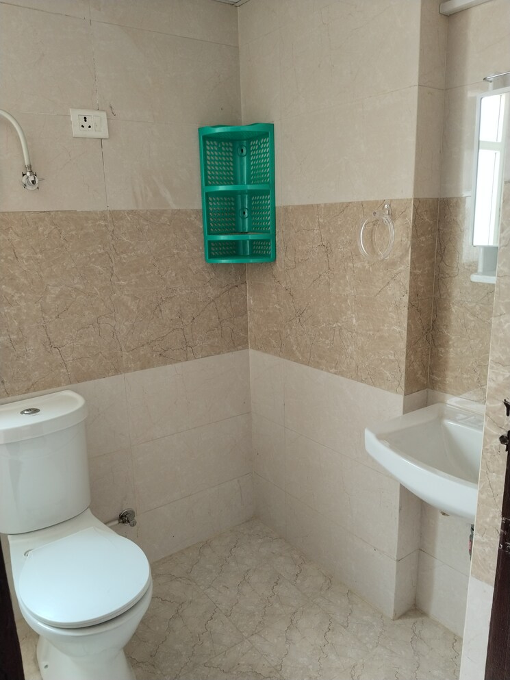 Bathroom, amrapali-leisure-park 3 Bedroom 1145 Sq.Ft. Apartment In Amrapali Leisure Valley Greater Noida 8593574