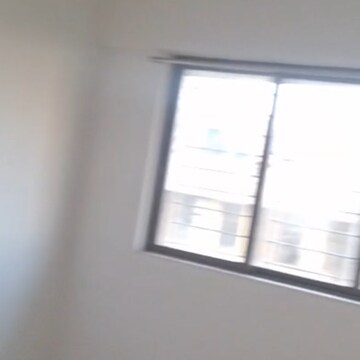 Room in 1 BHK Apartment at Merwanji Tower, Dr Deshmukh Marg – for Rent