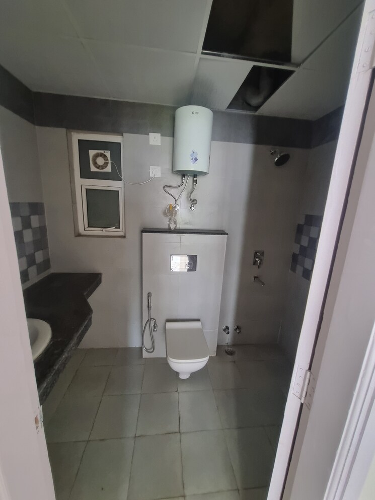 Bathroom, pareena-the-elite-residences 3 Bedroom 2150 Sq.Ft. Apartment In Sector 99 Gurgaon 8593581