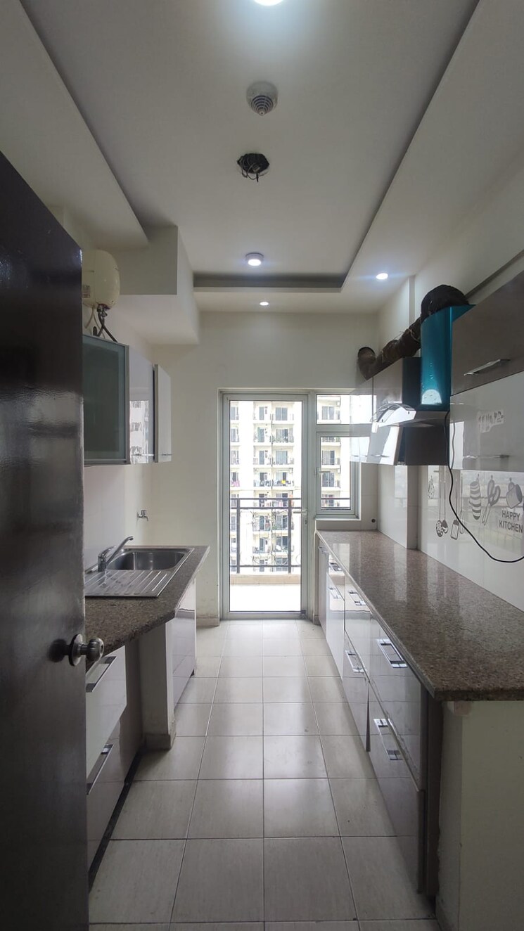 Kitchen, moti nagar 3 Bedroom 1627 Sq.Ft. Apartment In Moti Nagar Delhi 8593677