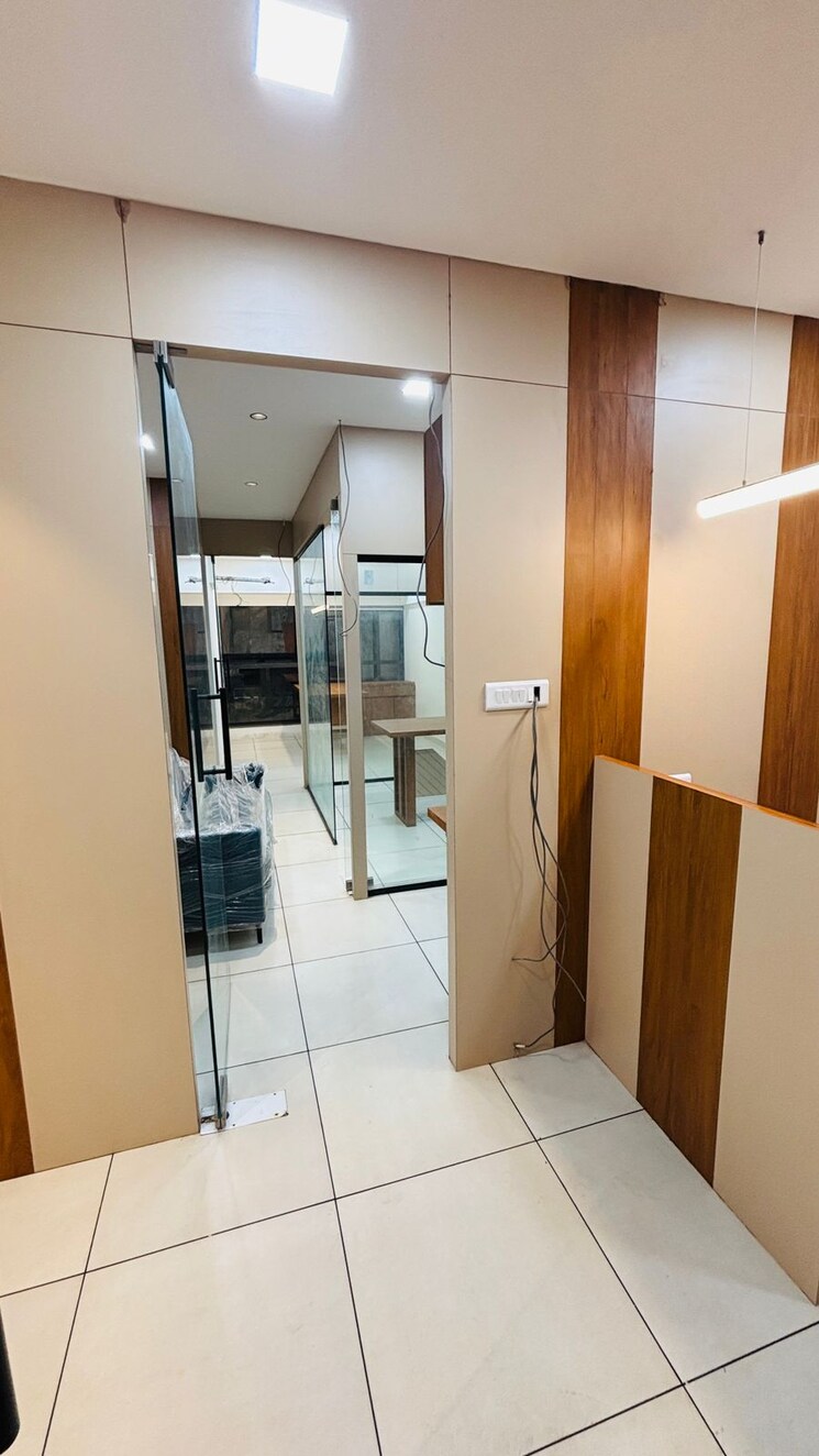 Team Area, kp-epitome Commercial Office Space 702 Sq.Ft. In Makarba Ahmedabad 8593699