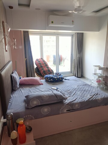 Bedroom in 2 BHK Apartment at K Hemani Login, Kandivali West – for Rent