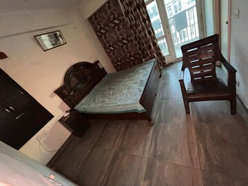 Master Bedroom in 2 BHK Apartment at Gaur City 2 - 14th Avenue, Sector 16c Greater Noida – for Rent