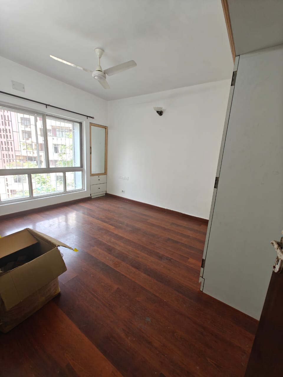 5 BHK Apartment For Sale in Windsor Avenue