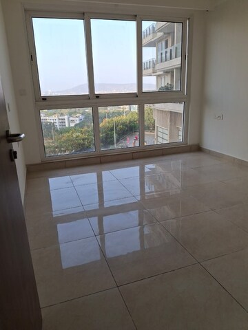 2 BHK Apartment For Sale in LnT Crescent Bay T3, Parel