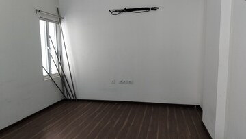 Room in 4 BHK Apartment at Jubilee Hills – for Rent