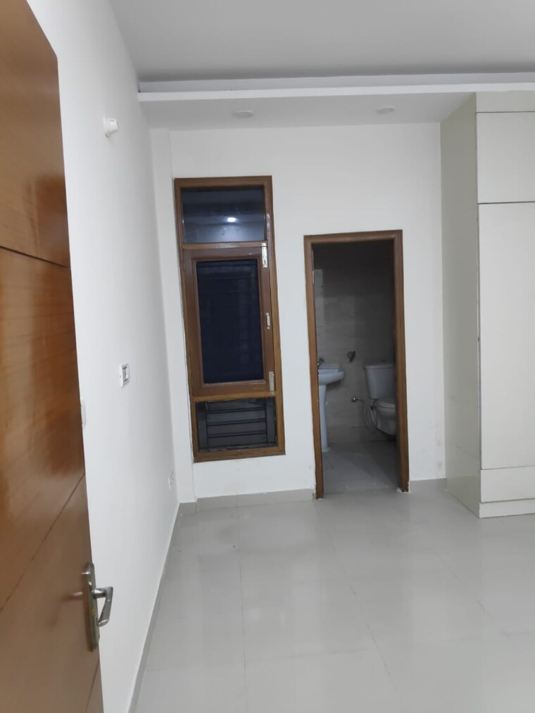 undefined, royale-waterfront 4 Bedroom 900 Sq.Ft. Independent House In Patiala Road Zirakpur 8593873