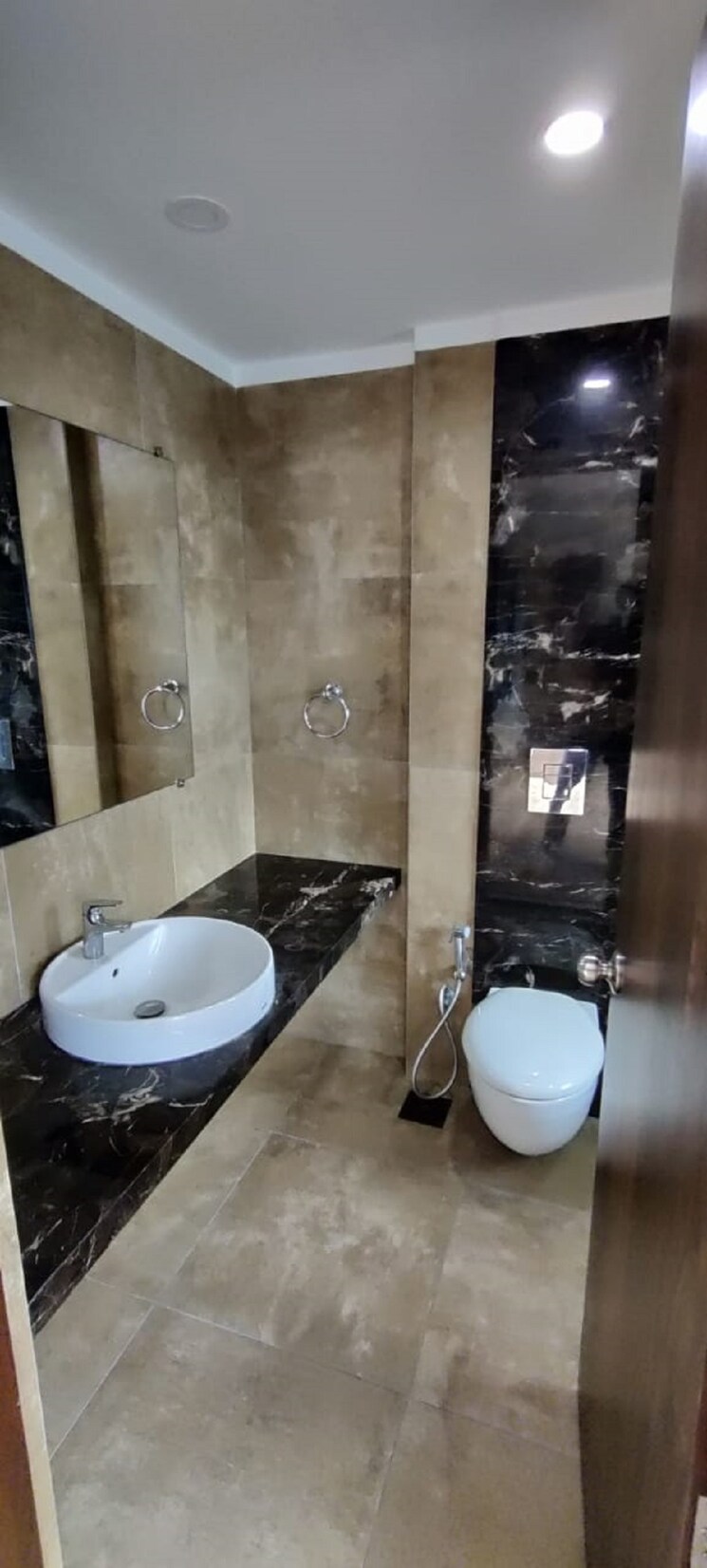 Bathroom, khar west 4 Bedroom 1400 Sq.Ft. Apartment In Khar West Mumbai 8593911