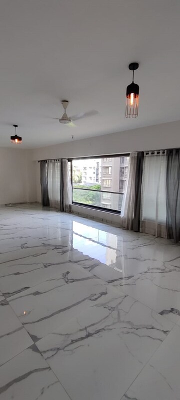 4 BHK Apartment For Rent in Khar West