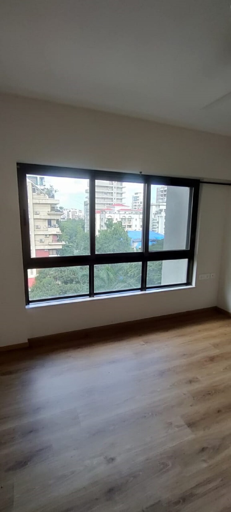 Room, khar west 4 Bedroom 1400 Sq.Ft. Apartment In Khar West Mumbai 8593911