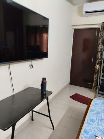 Room in 2 BHK Apartment at Sector 6 Dwarka – for Rent