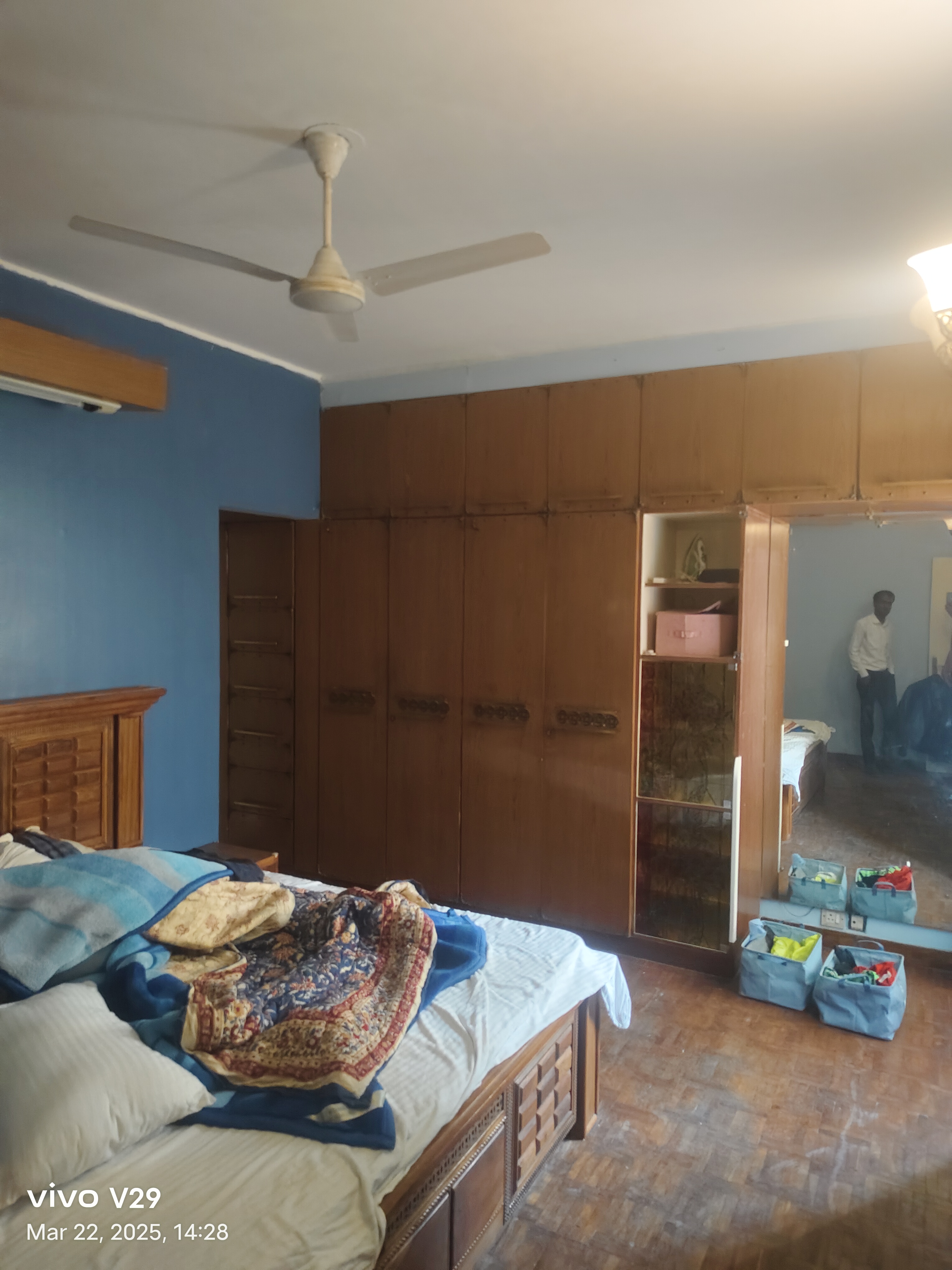 3 BHK + Servant Room Apartment For Rent in Unitech Palms