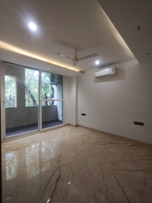 Furnished Amenities in 3 BHK Builder Floor at Ansal Sushant Lok I, Sector 43 – for Sale