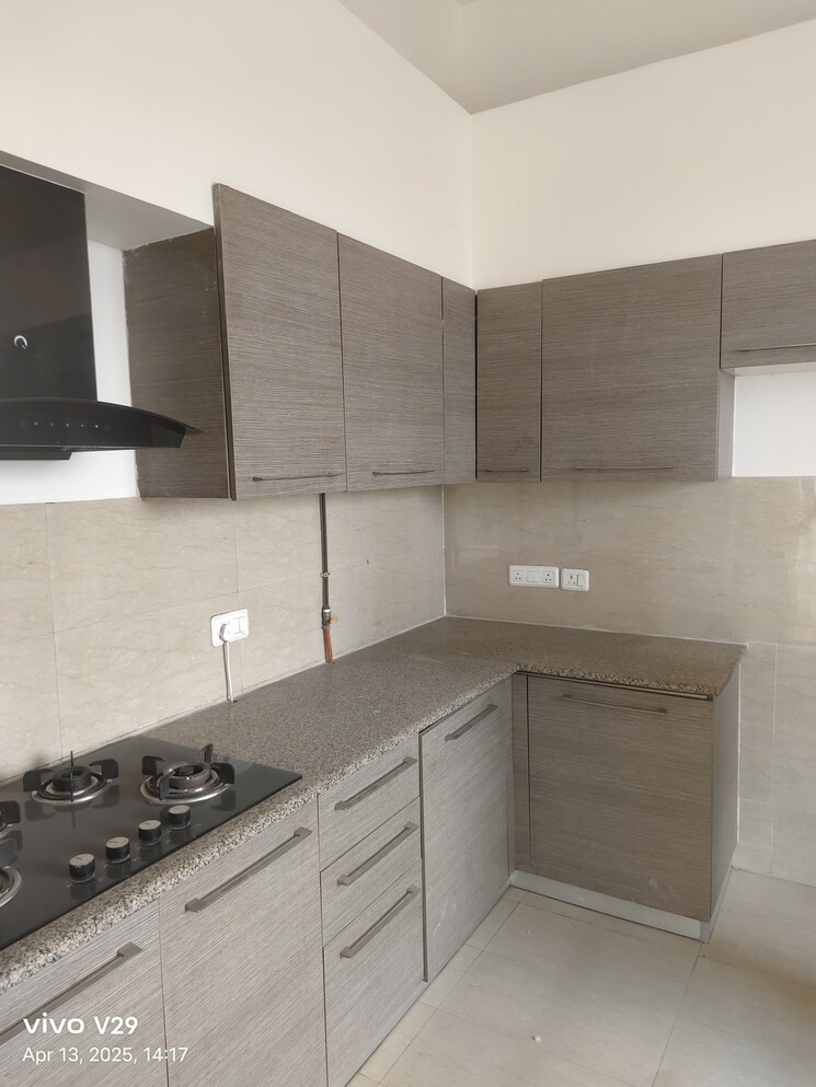 Kitchen, paras-quartier 4 Bedroom 5350 Sq.Ft. Apartment In Gwal Pahari Gurgaon 8593953