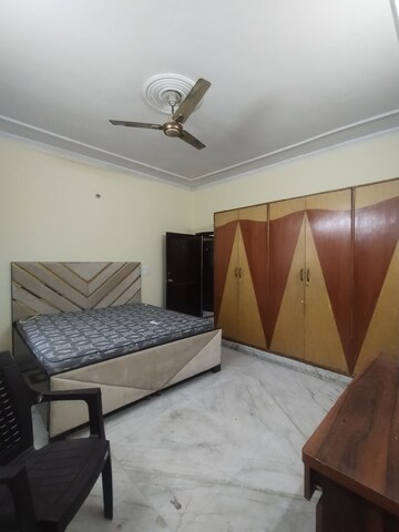 Master Bedroom in 3 BHK Builder Floor at Ansal Sushant Lok I, Sector 43 – for Rent