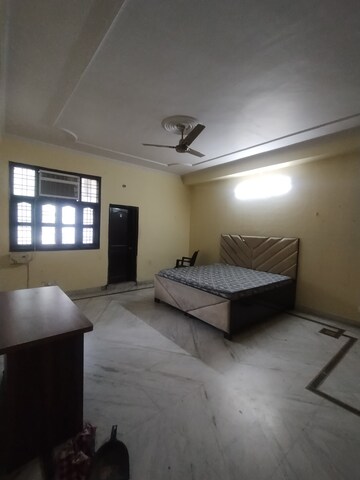 Staircase in 3 BHK Builder Floor at Ansal Sushant Lok I, Sector 43 – for Rent