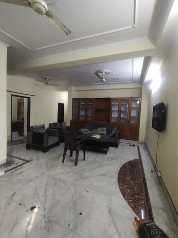 Living Room in 3 BHK Builder Floor at Ansal Sushant Lok I, Sector 43 – for Rent