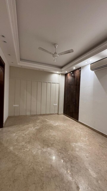 Room in 4 BHK Builder Floor at Ansal Sushant Lok I, Sector 43 – for Rent