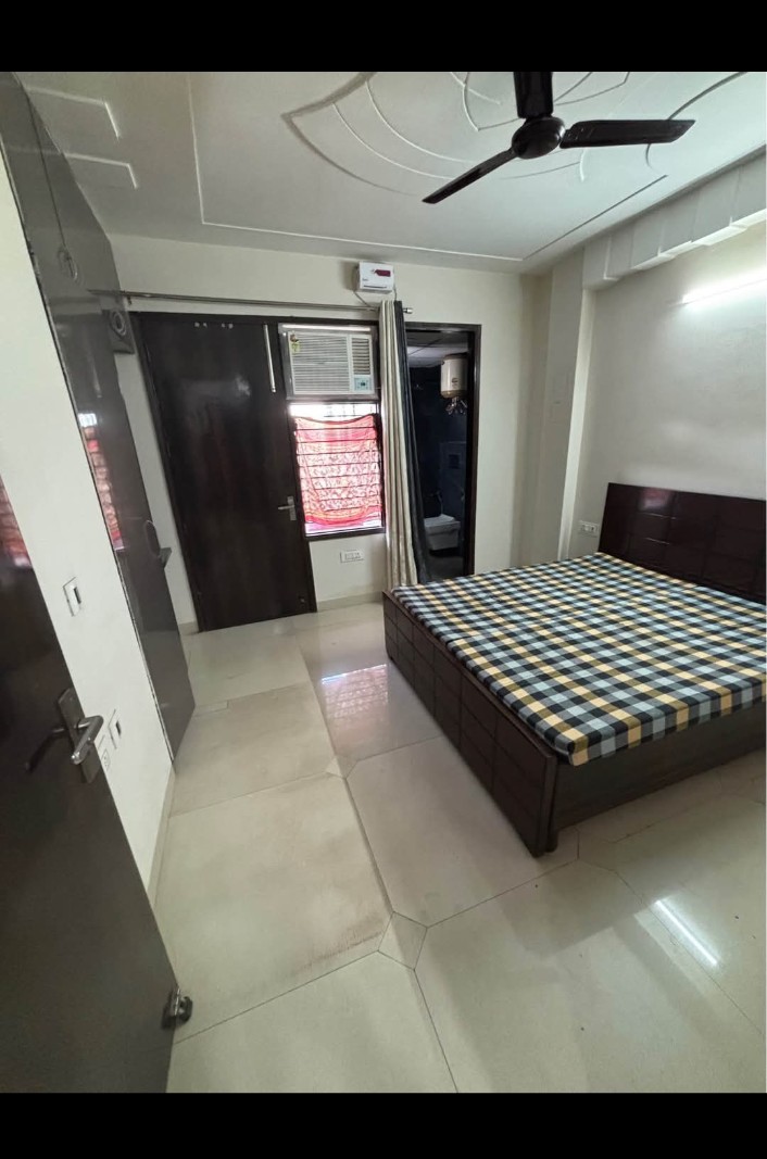 2 BHK 2200 Sq.Ft. Builder Floor in RWA Residential Society