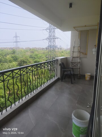 Balcony in 3 BHK Builder Floor at Unitech South City 1, South City 1 – for Rent