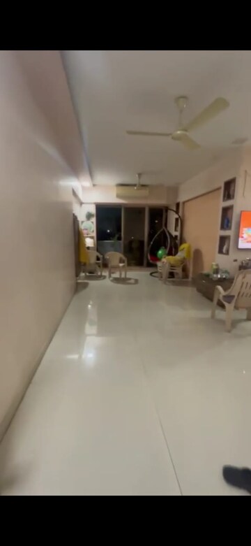 Parking in 1 BHK Apartment at Thakur Complex, Kandivali East – for Rent
