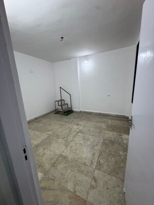 Room in 4 BHK Villa at Flooring House, Wagle Industrial Estate – for Sale