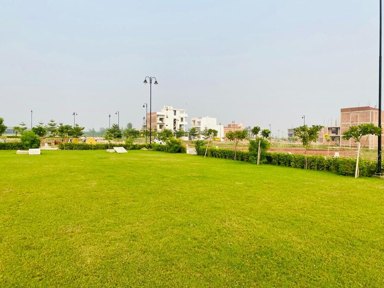 Garden, kailasha-enclave  1500 Sq.Ft. Plot In Sultanpur Road Lucknow 8594015