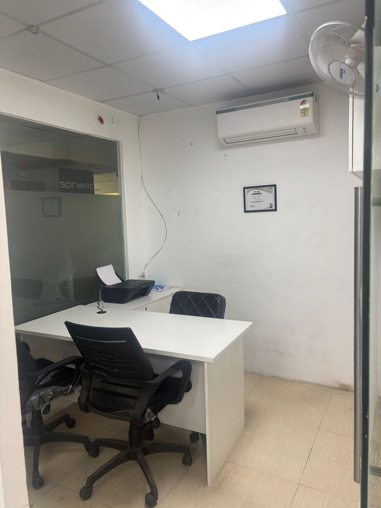 Team Area, sector 63 Commercial Office Space 400 Sq.Ft. In Sector 63 Noida 8594017
