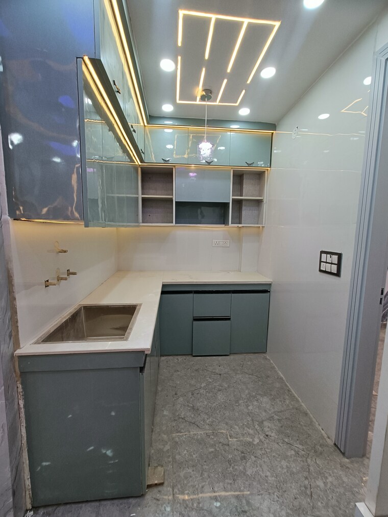 Kitchen, uttam nagar west 3 Bedroom 80 Sq.Yd. Builder Floor In Uttam Nagar West Delhi 8594027