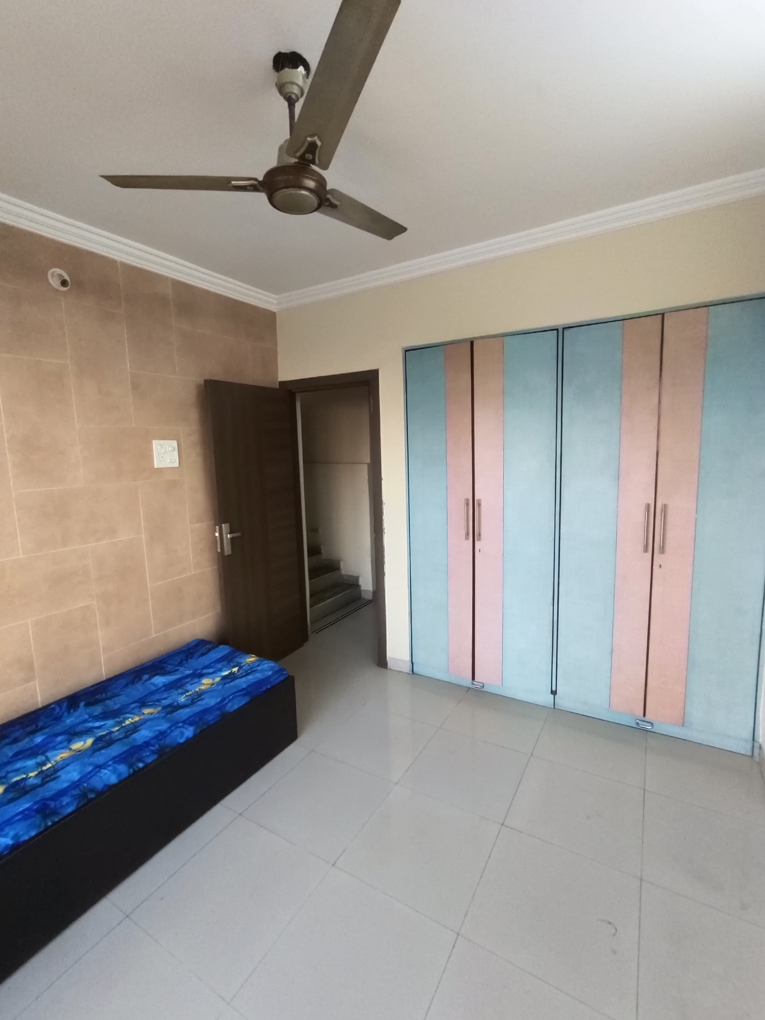2 BHK + Extra Room Apartment For Rent in Sarovar Darshan