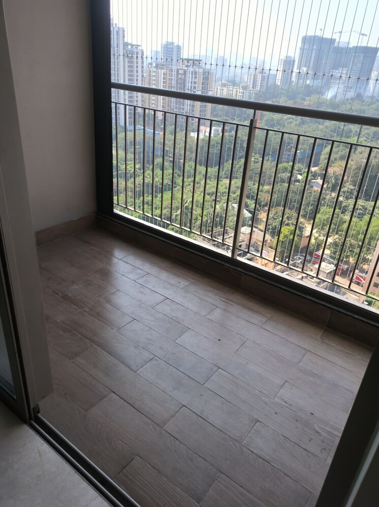 Balcony, kalpataru-paramount 2 Bedroom 672 Sq.Ft. Apartment In Kapur Bawdi Thane 8594068