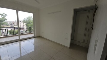 Room in 3 BHK Apartment at Green Valley Residencia, Ghazipur – for Rent