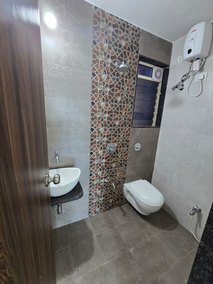 Bathroom, royal-garden-tilak-nagar 2 Bedroom 650 Sq.Ft. Apartment In Tilak Nagar Mumbai 8594248