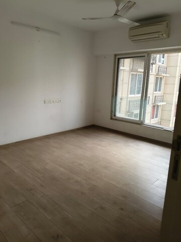 Room in 2 BHK Apartment at Kanakia Paris, Bandra East – for Rent
