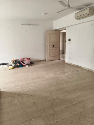 Room in 2 BHK Apartment at Kanakia Paris, Bandra East – for Rent