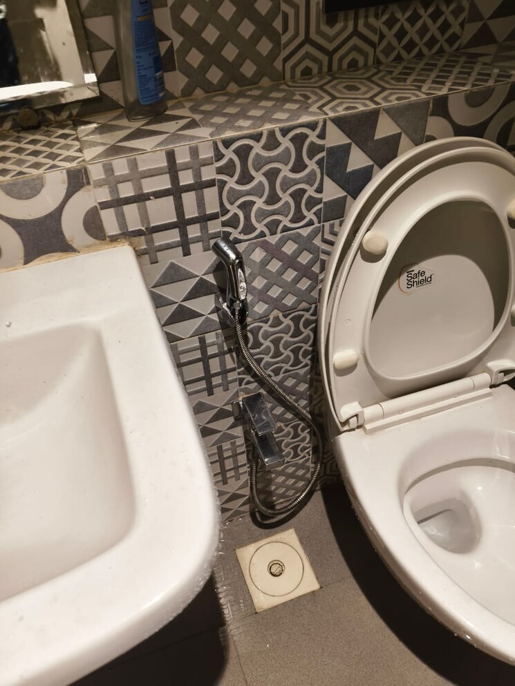 Bathroom, kanakia-paris 2 Bedroom 880 Sq.Ft. Apartment In Bandra East Mumbai 8594256