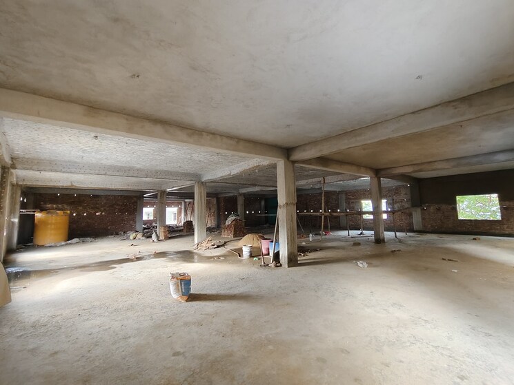  Parking, bumba-damani-enclave Commercial Warehouse 10000 Sq.Yd. In Ganganagar Kolkata 8594259