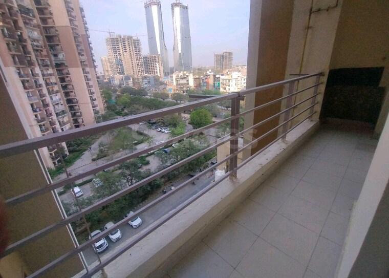 Balcony, paras-tierea 3 Bedroom 1695 Sq.Ft. Apartment In Sector 137 Noida 8594263