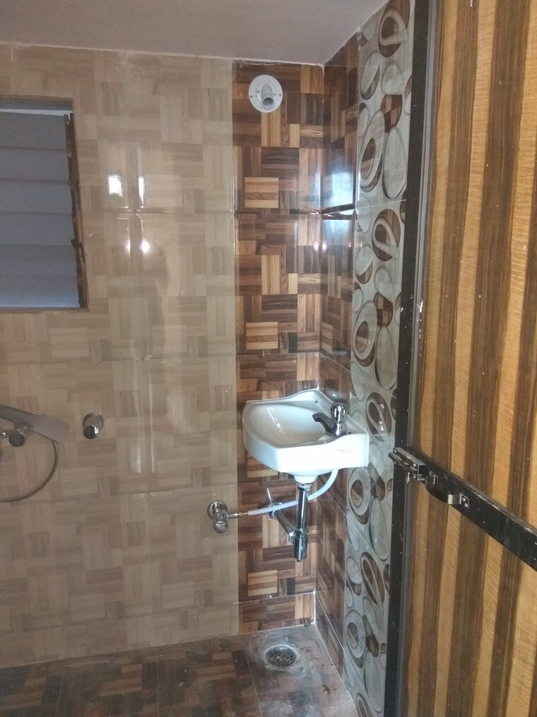 Bathroom, aristone-vasudev-paradise 2 Bedroom 582 Sq.Ft. Apartment In Mira Road Thane 8594281