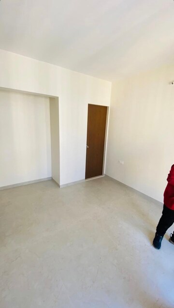 Room in 1.5 BHK Apartment at Dosti West County Phase 4 Dosti Pine, Balkum Pada – for Rent