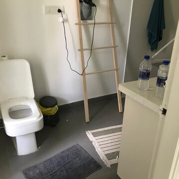 Team Area in 6 BHK Builder Floor at Jubilee Hills – for Rent