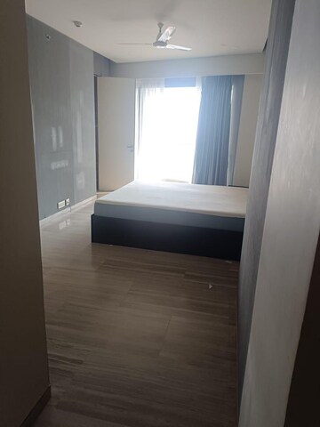 Room in 3 BHK Apartment at Lodha World Crest, Worli – for Sale