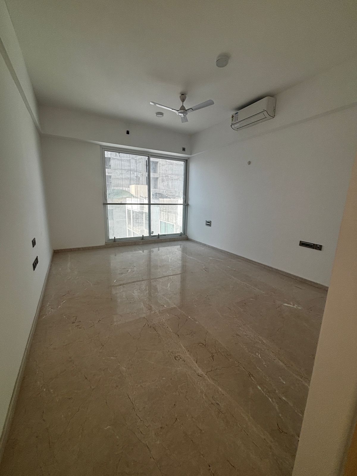 2 BHK Apartment For Rent in LnT Realty Crescent Bay