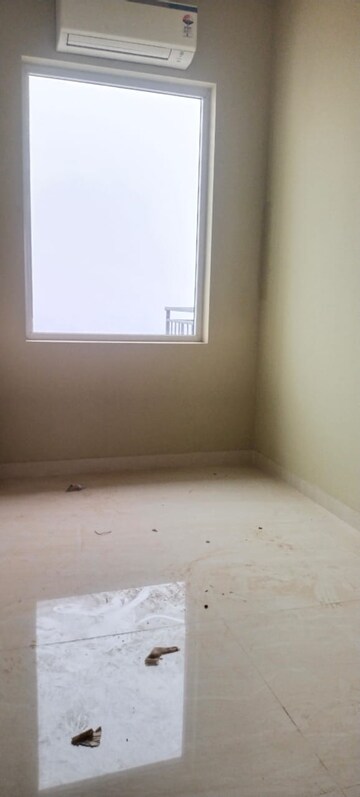 Room in 2 BHK Builder Floor at Vatika INXT Emilia floors, Sector 82 – for Rent