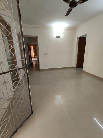 Room in 3 BHK Builder Floor at Saket – for Rent