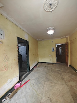 Room in 1 BHK Apartment at Shreeji seva chs, Seawoods Sector 42 – for Sale