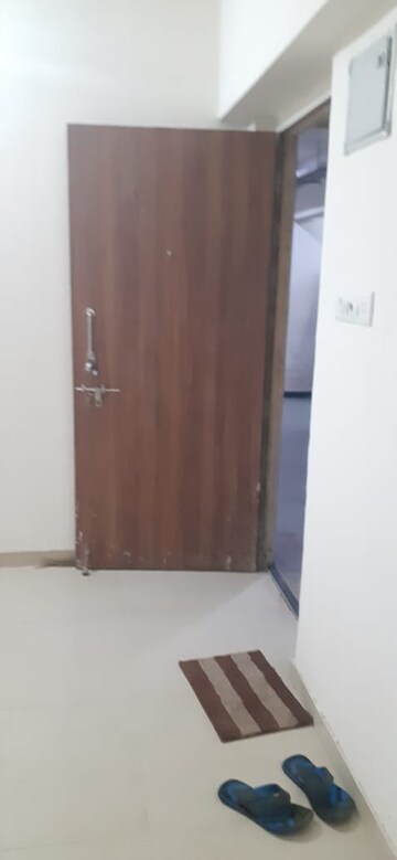 Room in 1 BHK Apartment at SRA Building Chembur, Chembur – for Rent