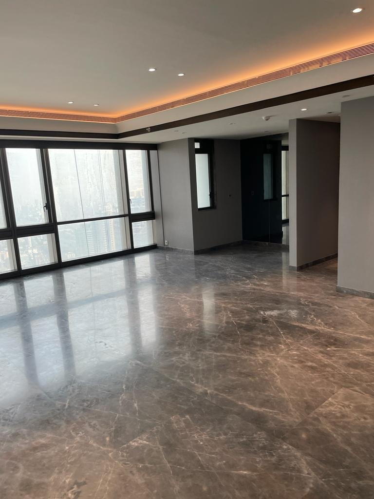 5 BHK + Servant Room,Study Room Apartment For Sale in Lodha Trump Tower