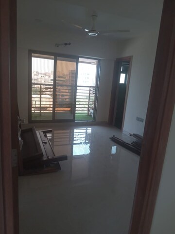 Room in 4 BHK Apartment at Sneh CHS Andheri West, Andheri West – for Rent